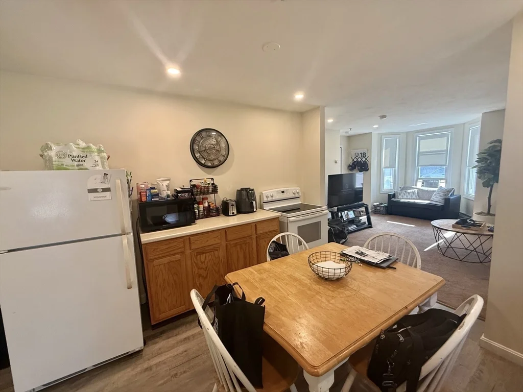928 Main St, South Weymouth