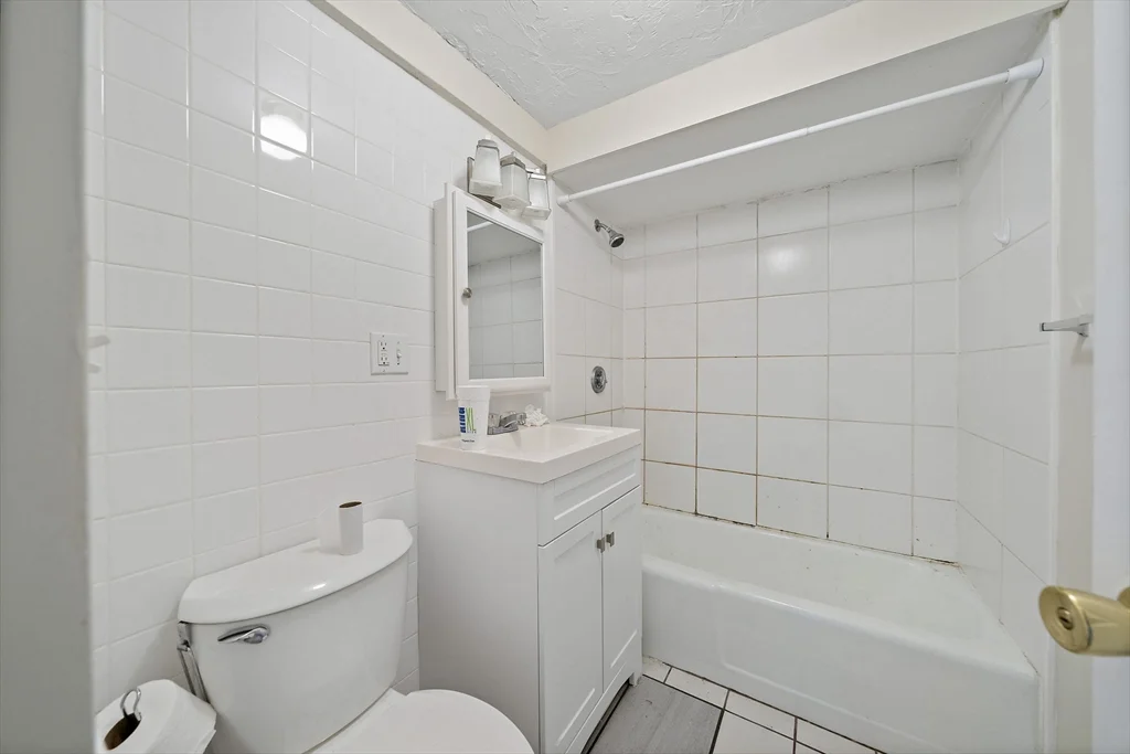 52 Beach St, Plymouth