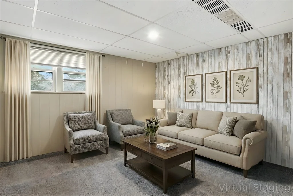 16 Liberty Dr, Shrewsbury