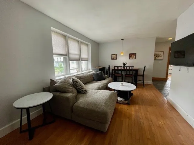 125 Farragut Rd, South Boston