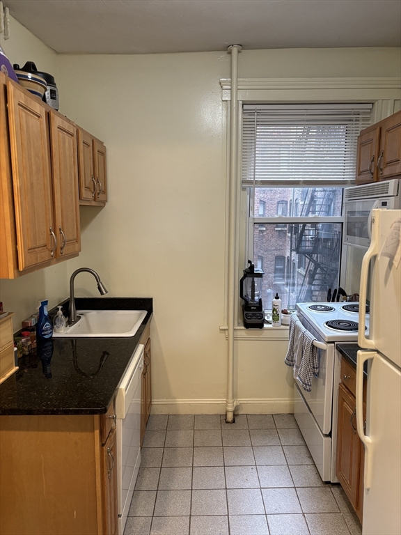 15 Queensberry St, Boston