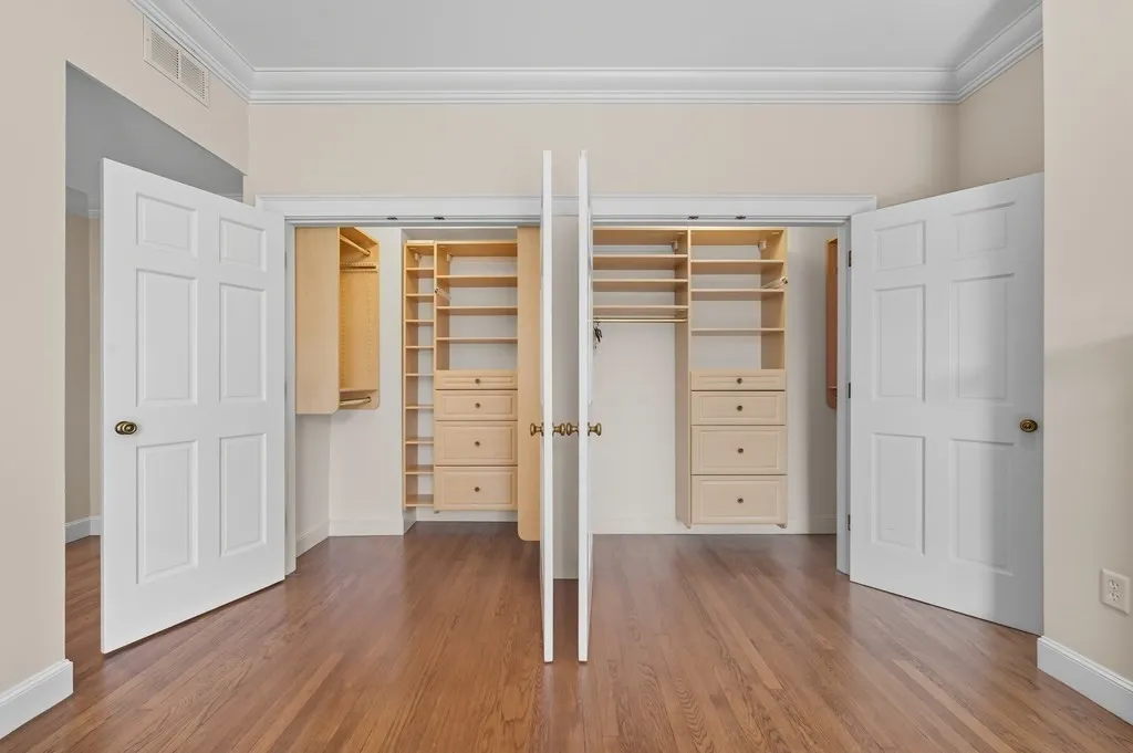 412 Beacon St, Back Bay