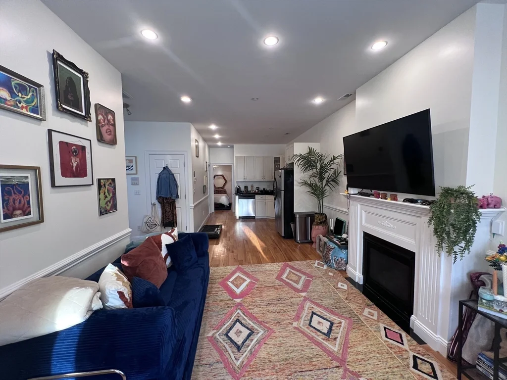 150-1/2 M St, South Boston