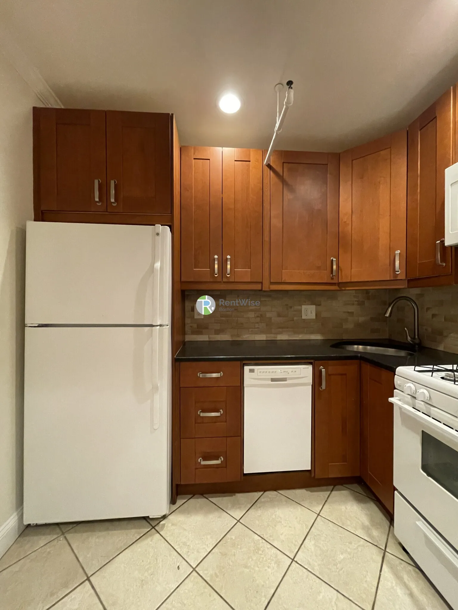 96 Washington St, Brighton