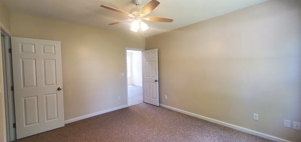 86 Pinehurst, Auburn