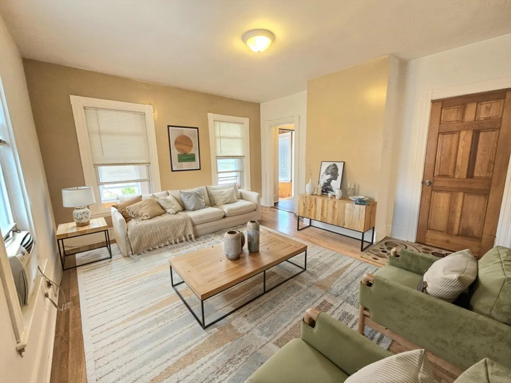 398 Charles St, Malden