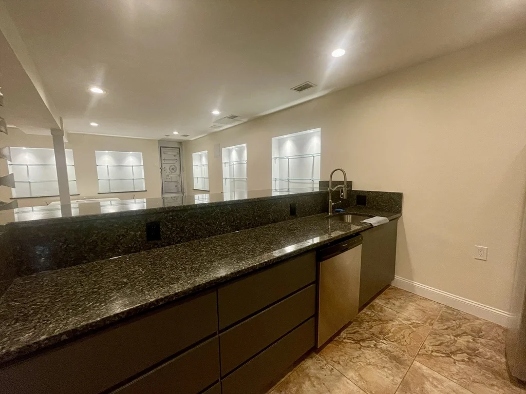 25 Saint Mary's Ct, Brookline