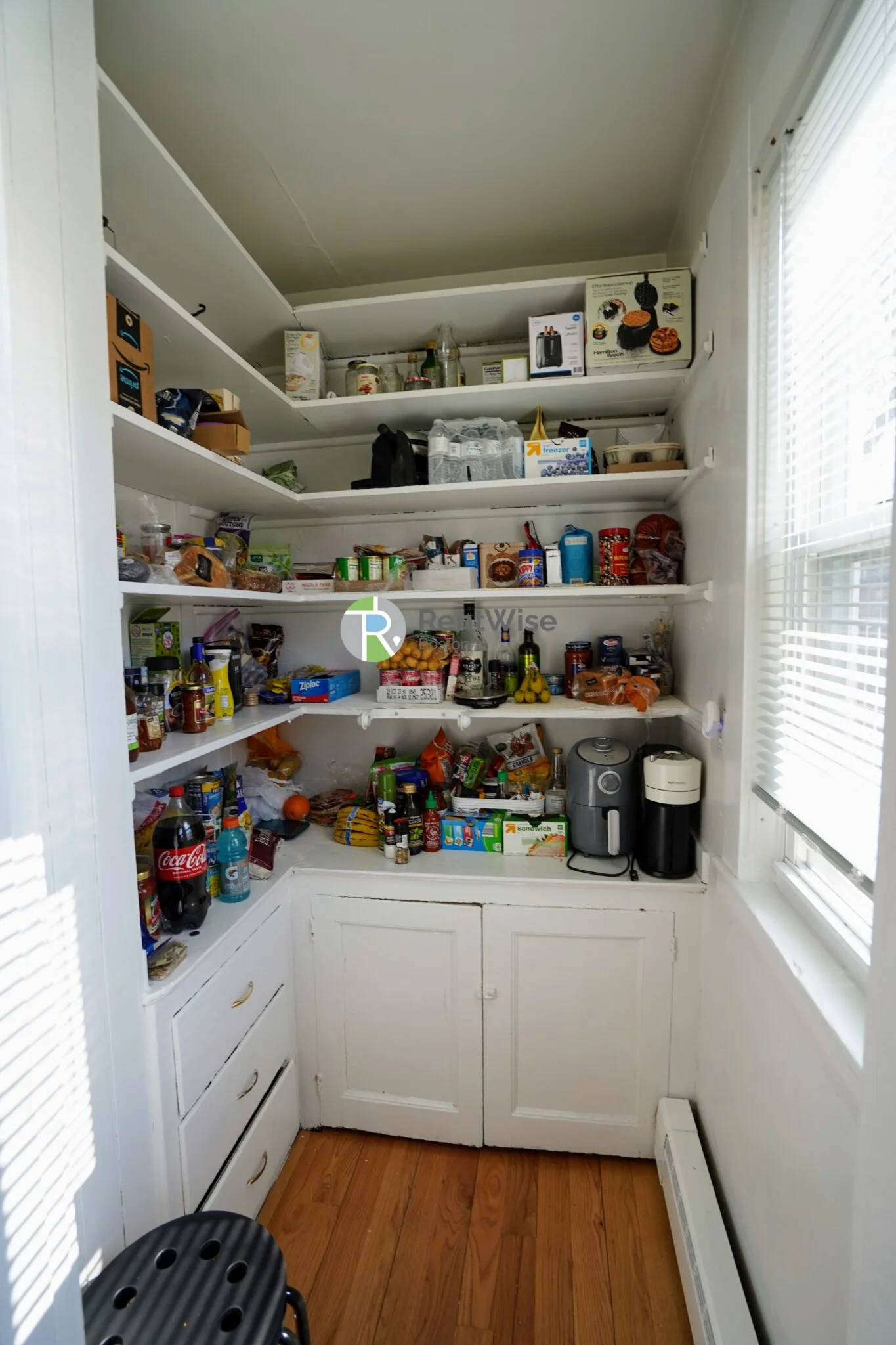 4 Ashford Ct, Allston