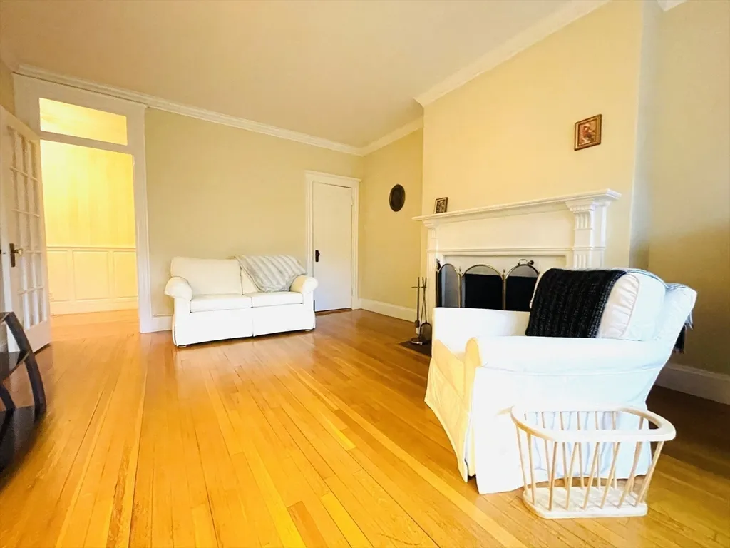 1988 Commonwealth Ave, Brighton