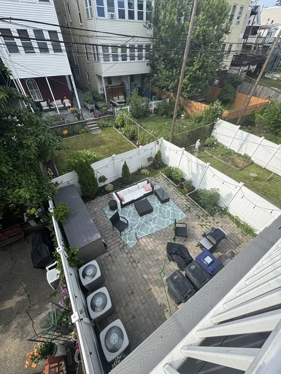 238 Saratoga St, East Boston