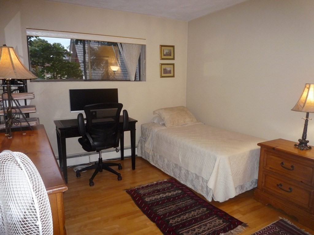 1643 Cambridge St, Mid-Cambridge