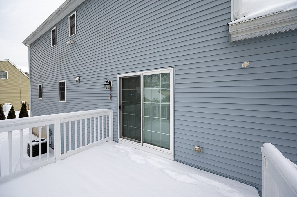 3 Moore Dr, Millbury