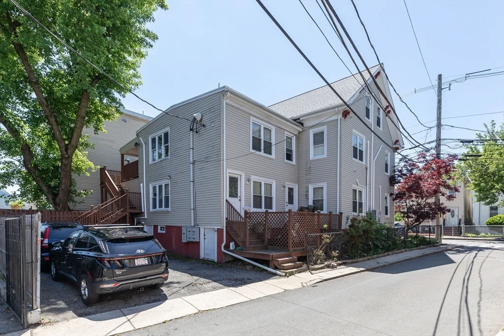 17-B Bonair St, East Somerville