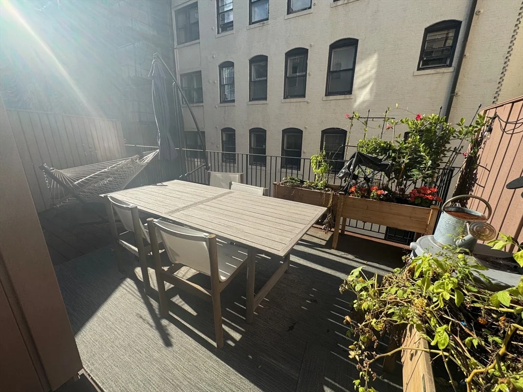 416 Commonwealth Ave, Back Bay