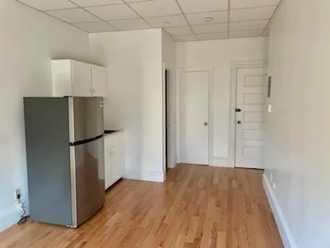 854 Beacon St, Fenway