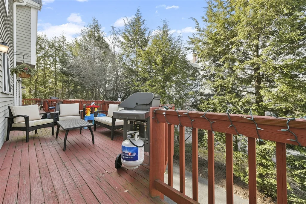 1045 Washington St, Newton