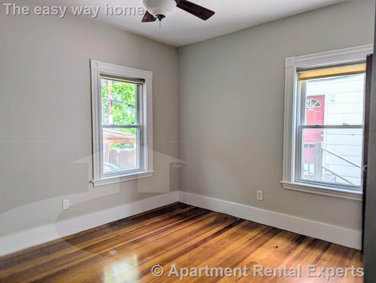 294 Boston Ave, Tufts