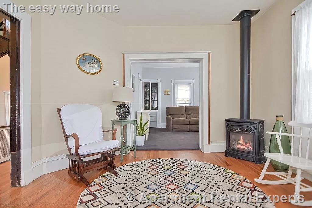 22 Dell St, East Somerville