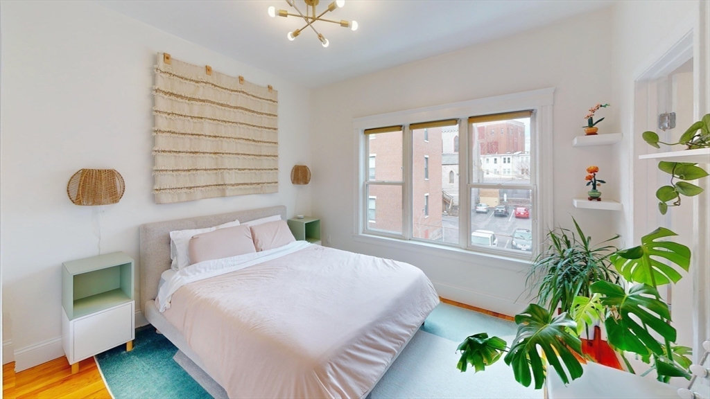 61 Havre St, East Boston