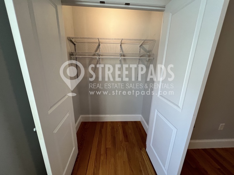 8 Islington St, Allston