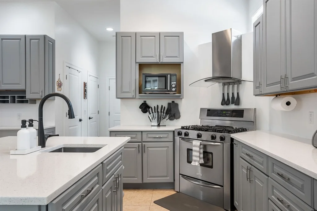 31 Cedar St, North Reading