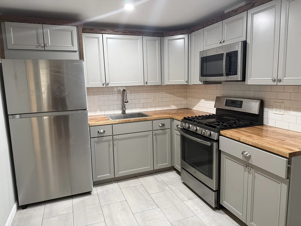 176 Court St, Downtown