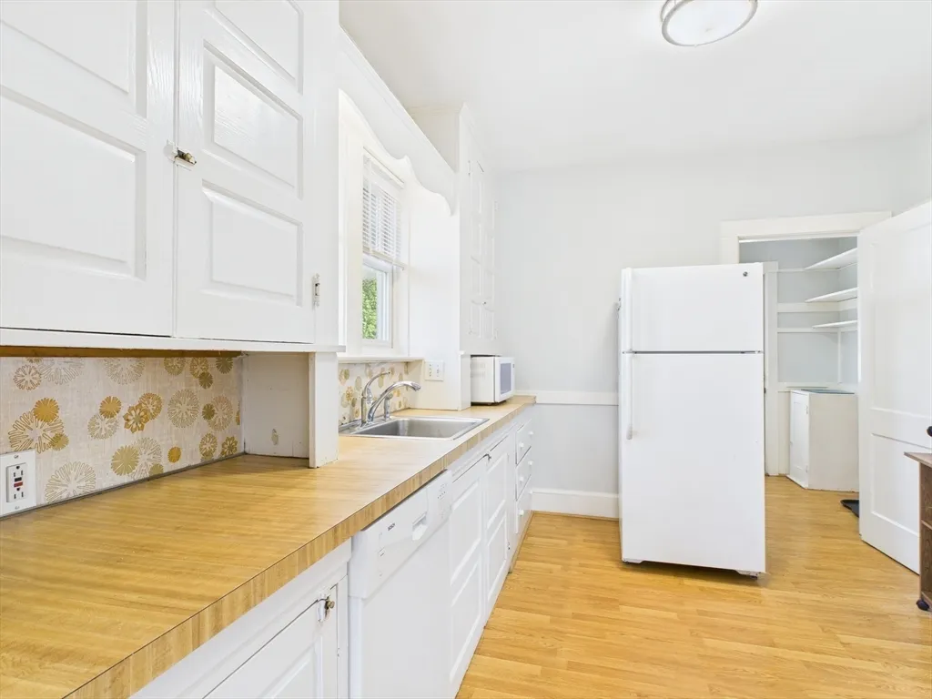 1120 Centre St, Newton Center