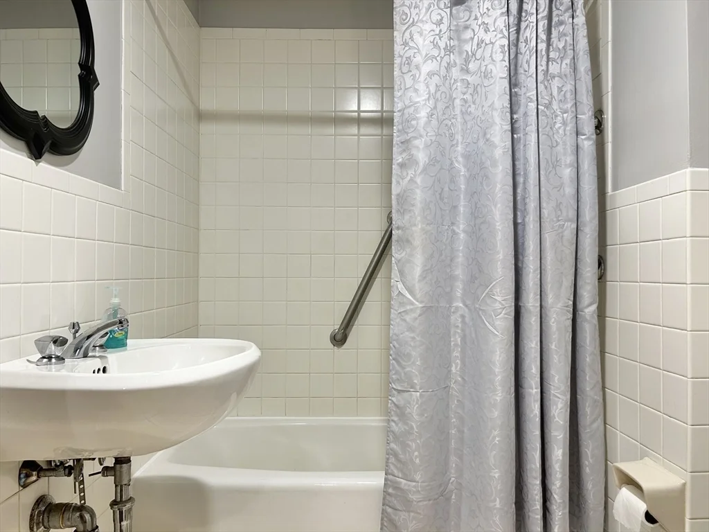 13 Princeton St, Powder House Square