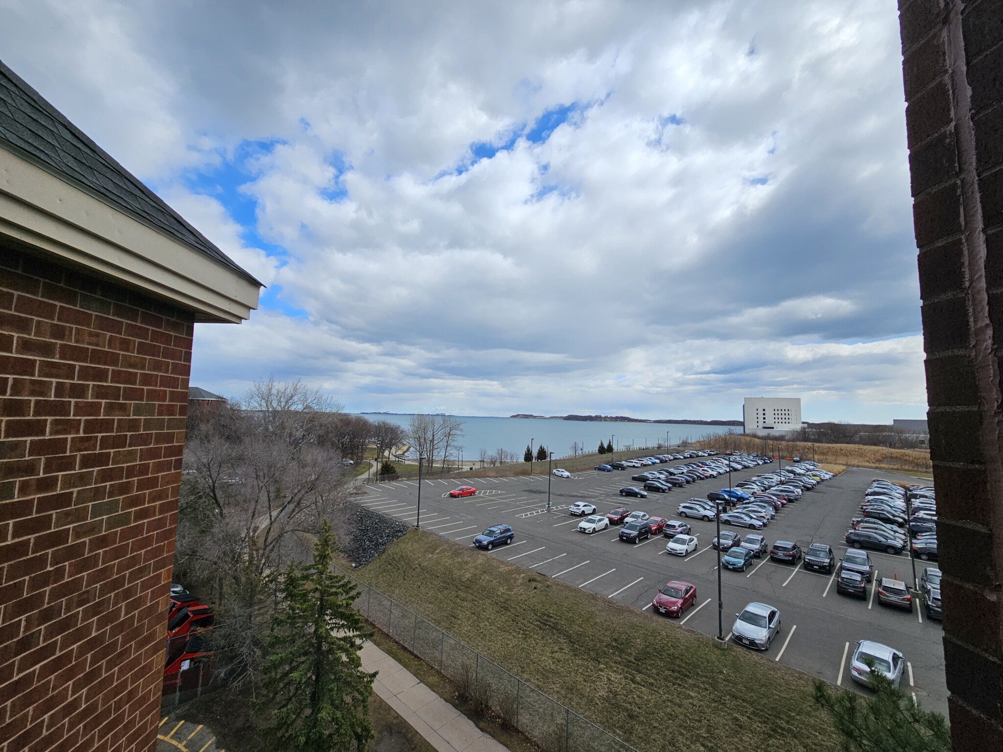 1 South Point Dr, Dorchester