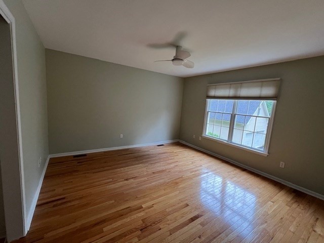 8 Stonegate Ln, Bedford