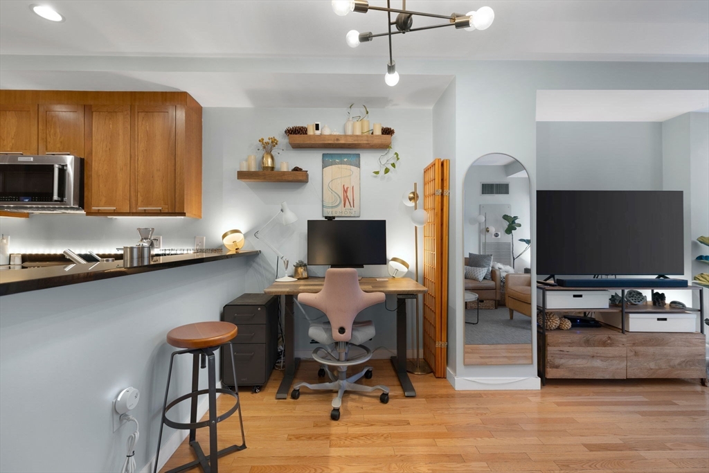 80 Broad St, Downtown