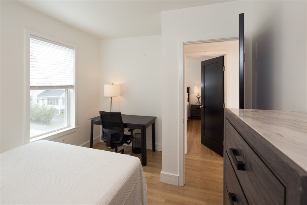 92 Brown St, Waltham