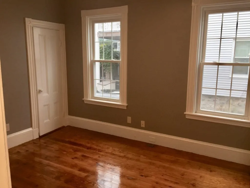 671 E 8th, South Boston