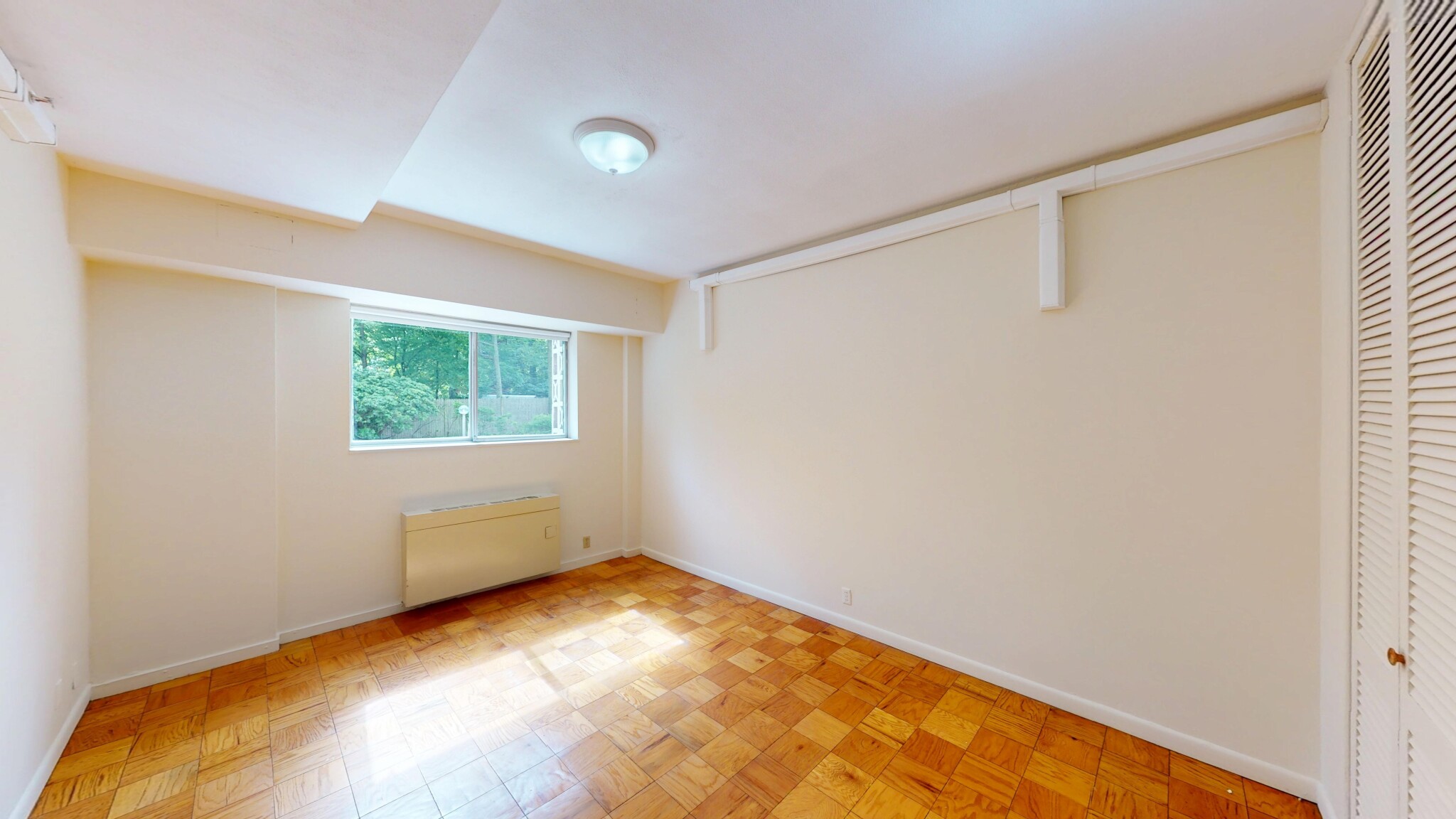 101 Monmouth St, Longwood