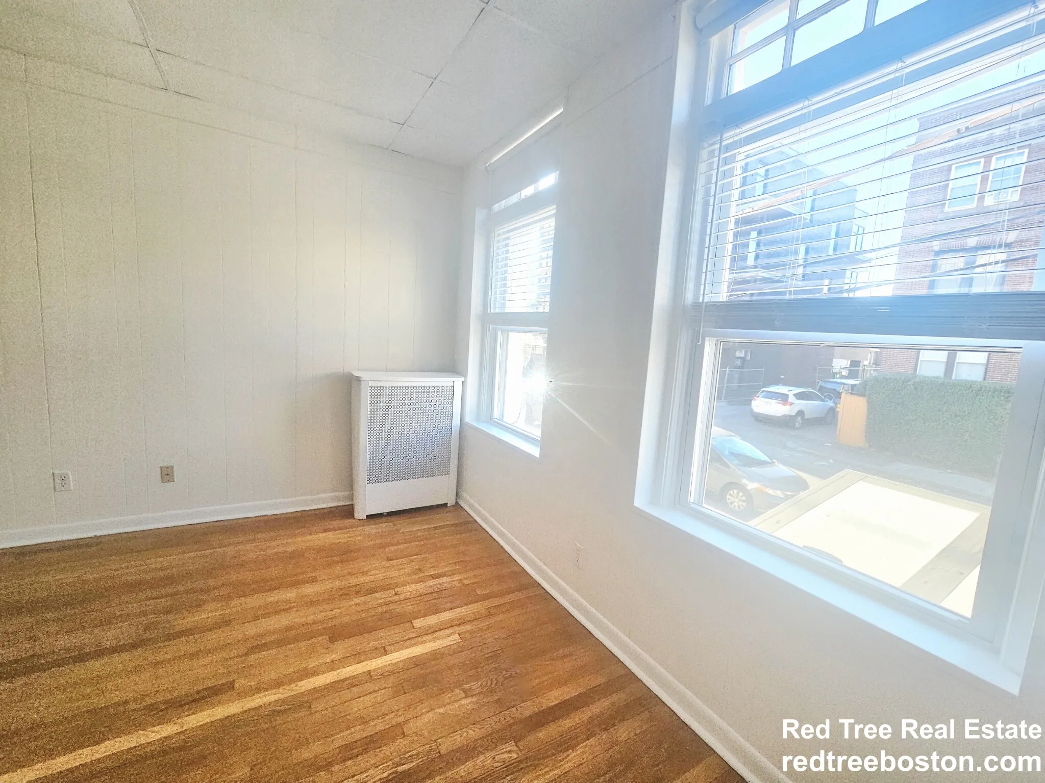 15 Green St, North Brookline