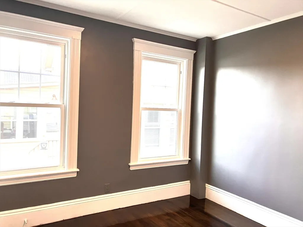 20 Sweetser, East Lynn