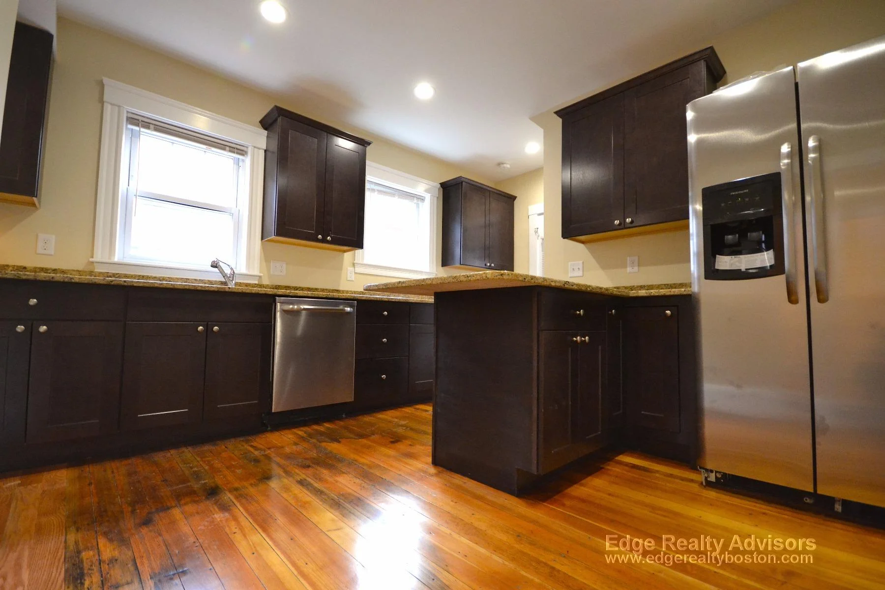 40 Atkins St, Oak Square