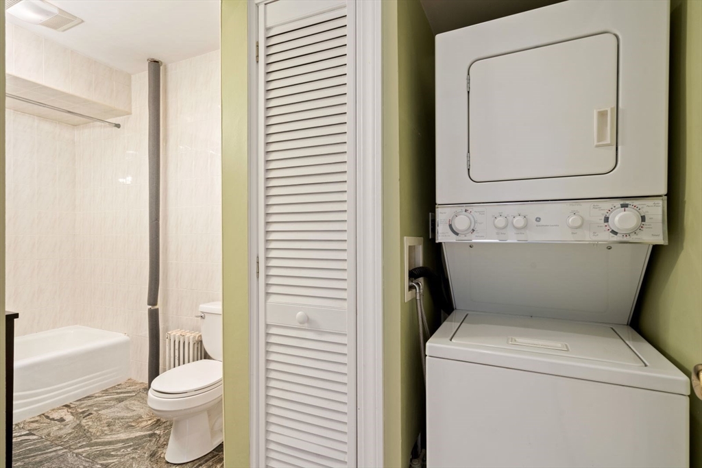 282 Newbury St, Back Bay