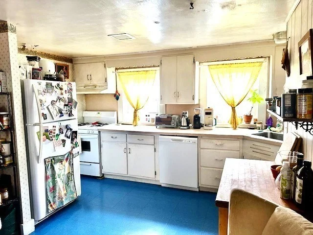 8 Ralph Piteri Ter, Watertown