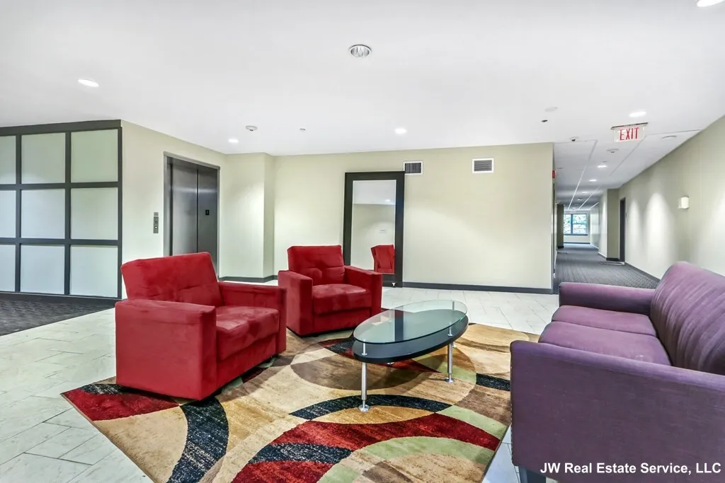 99 Chestnut Hill Ave, Brighton