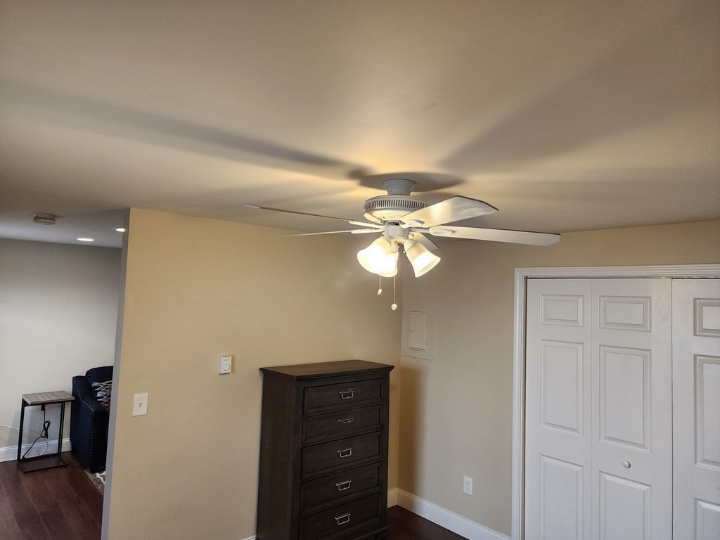 1 Old Colony Rd, Mansfield