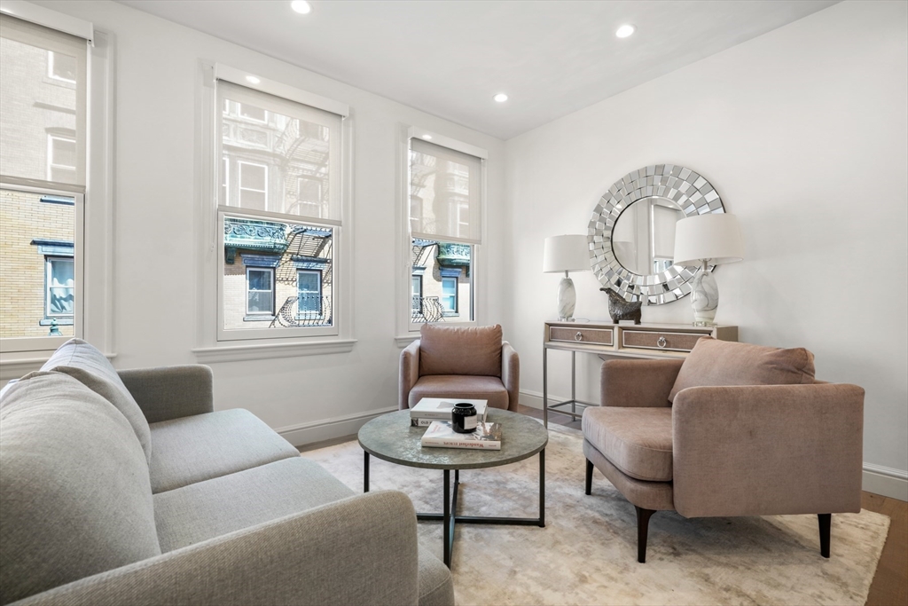 112 Myrtle, Beacon Hill