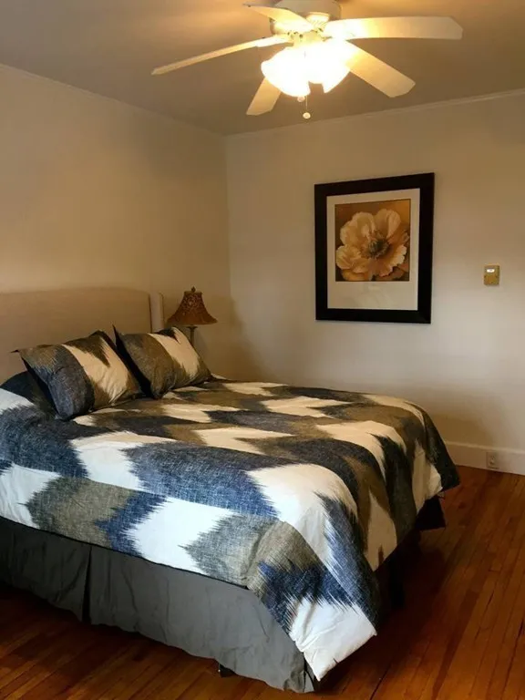 2 Elm, Wellesley