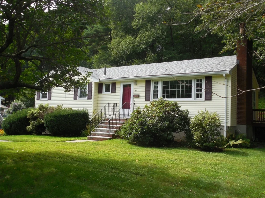 166 Totten Pond Rd, Piety Corner