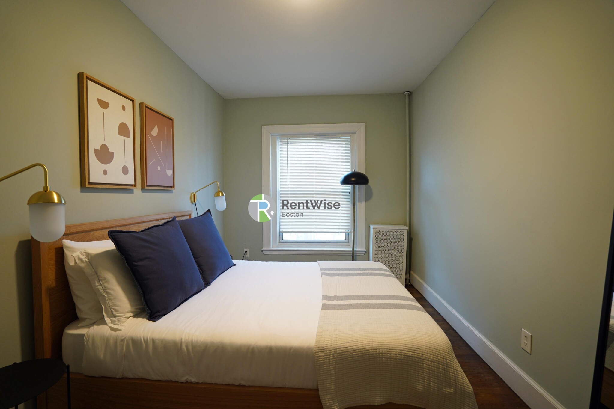 45 Carlton St, Longwood