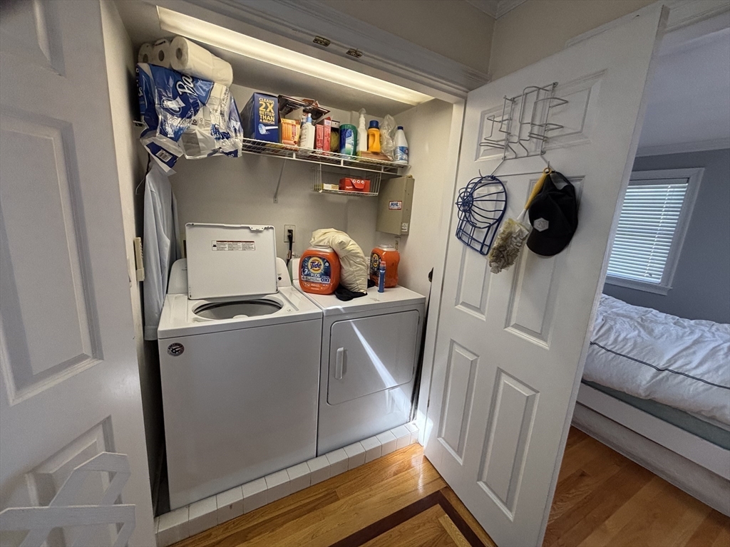 160 1/2 H St, South Boston