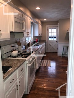 32 Irvington Rd, West Somerville