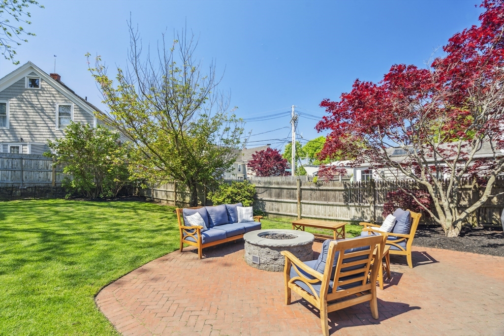 101 Elm St, Marblehead