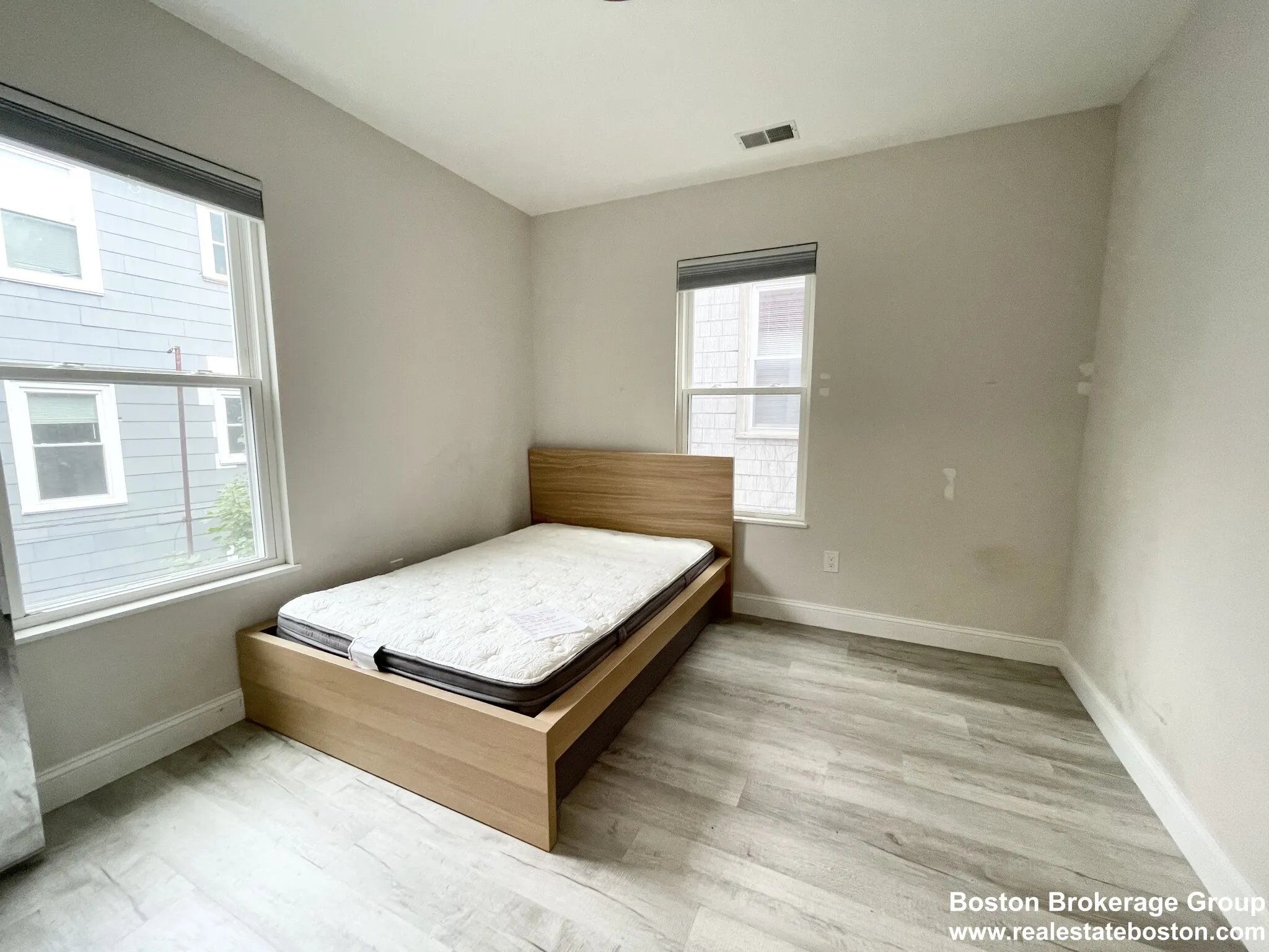 113 Hillside St, Mission Hill