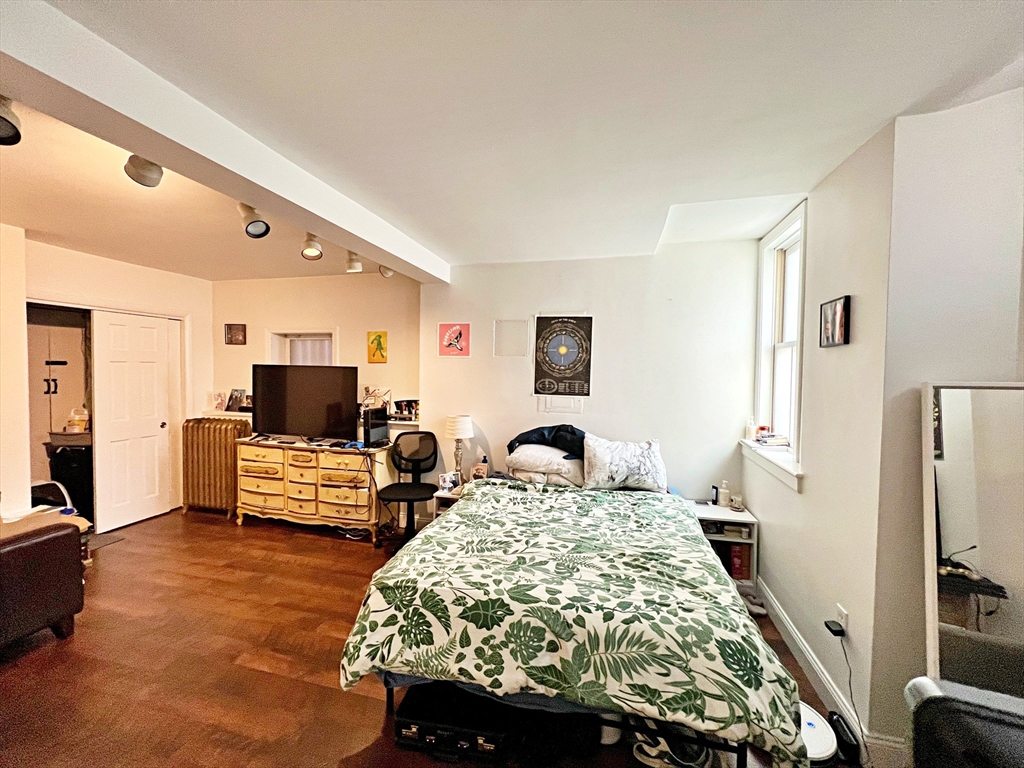 418 Sumner St, East Boston